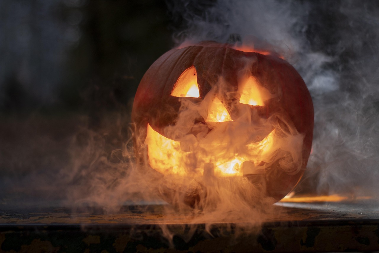 Glowing Jack-O’-Lanterns: The Ultimate Guide to Halloween Candle Displays