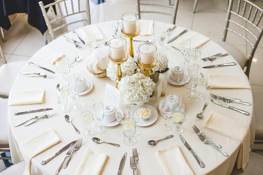 How to Use Candles in a Grateful and Cozy Thanksgiving Decor