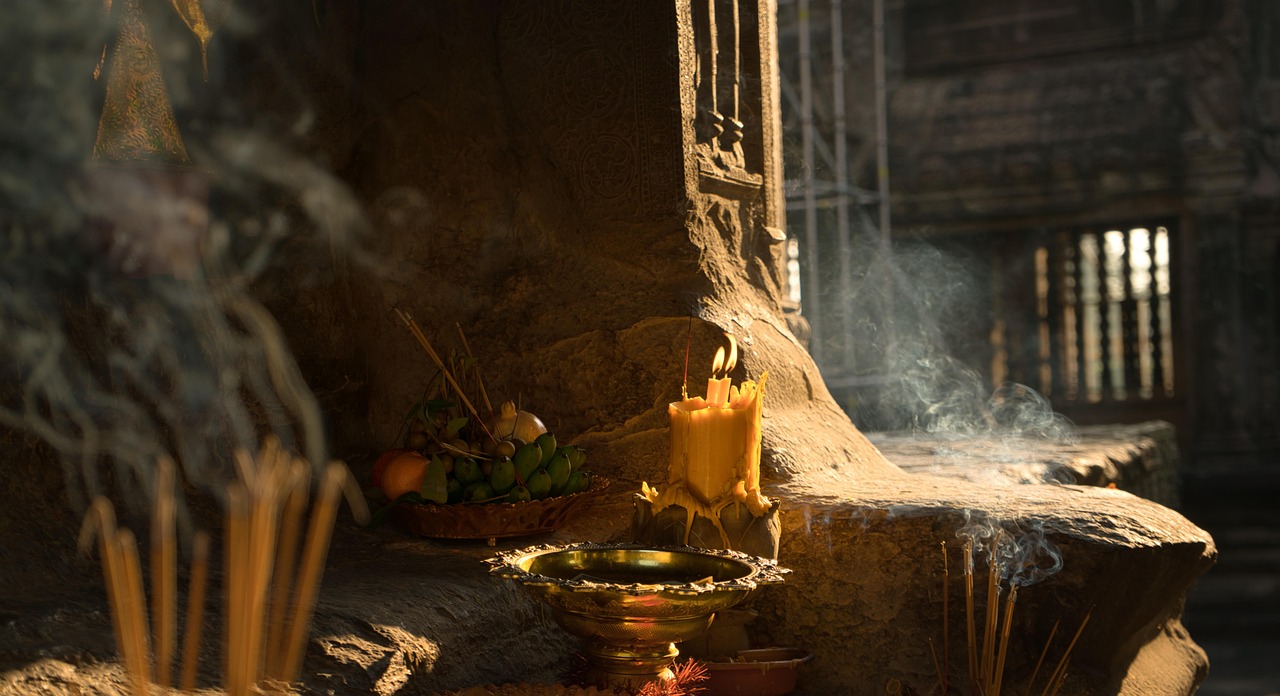 Incense vs Scented Candles: The 3 Most Important Pros and Cons of Each